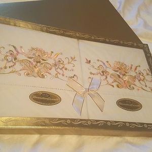 Vintage Artlin 5th Ave. 100% cotton pillowcase set